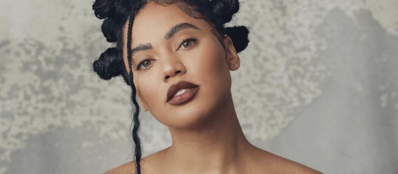 Αΐσα Κάρι: Φωτογραφήθηκε γυμνή και το Instagram τη «δίκασε» - «Δεν είστε σωστοί χριστιανοί» (φωτό)